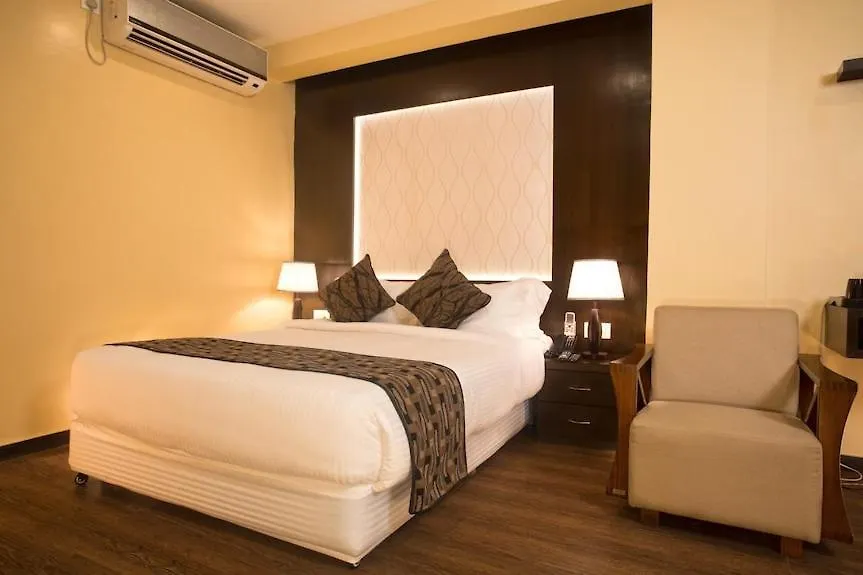 Hotel Tulip Near Delhi Airport New Delhi 4*,